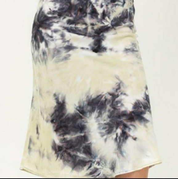 Tie Dye 2-Piece Skirt Set - Picture 6 of 6